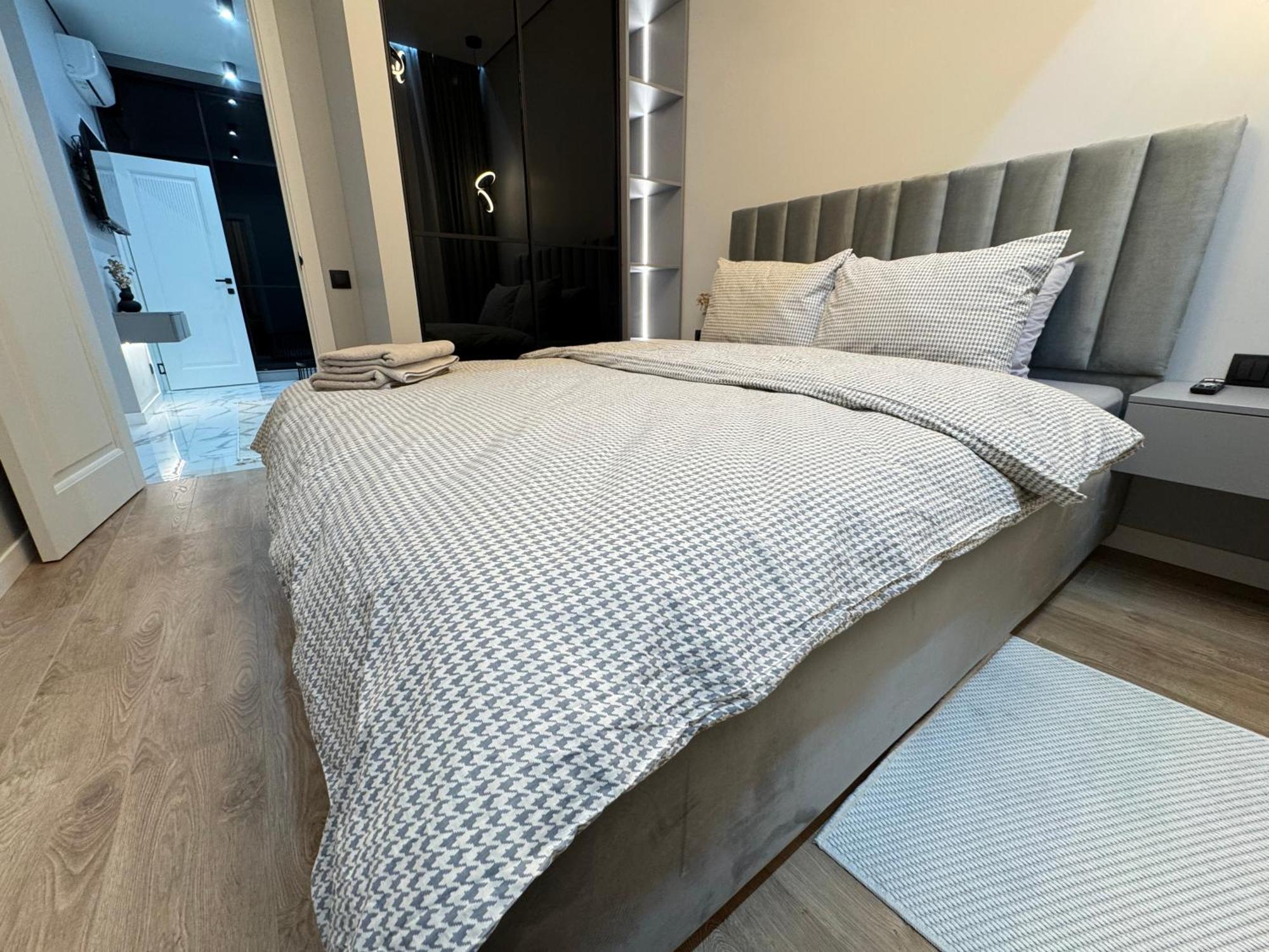 Two Bedroom Apartment In The Center, With Parking, Address Avram Iancu 32 Kişinev Dış mekan fotoğraf