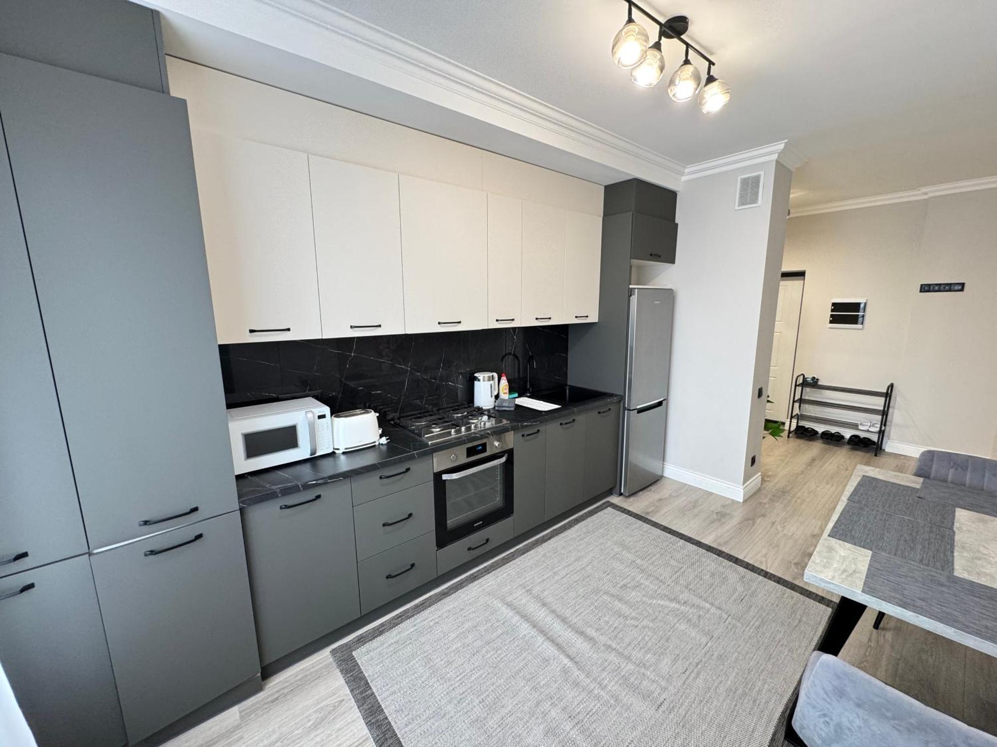 Two Bedroom Apartment In The Center, With Parking, Address Avram Iancu 32 Kişinev Dış mekan fotoğraf