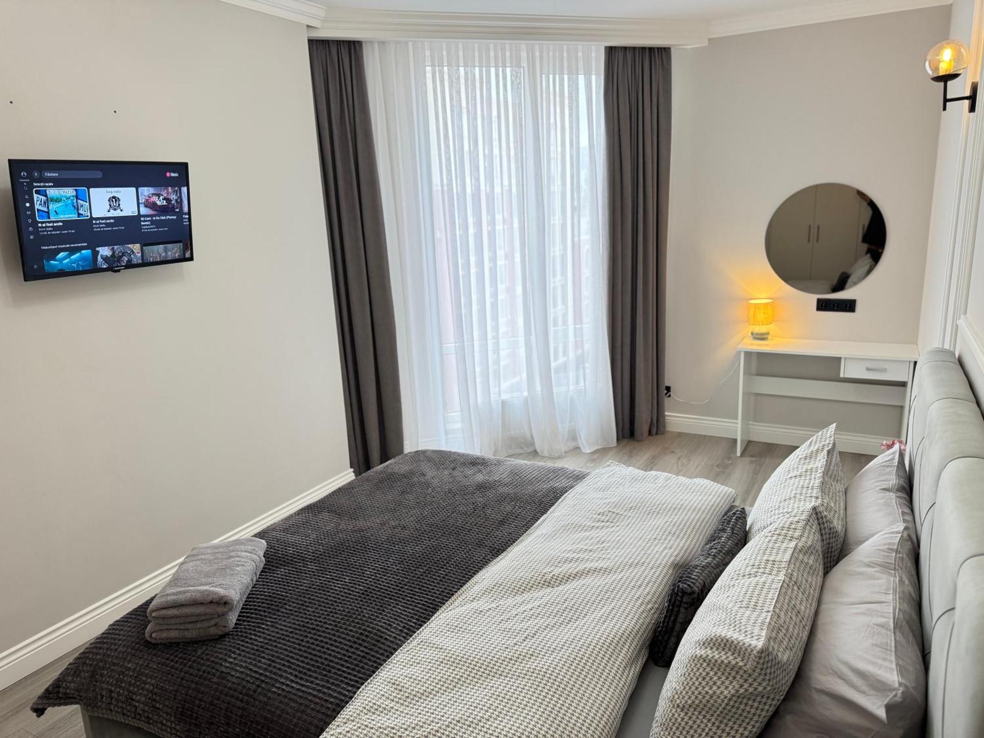 Two Bedroom Apartment In The Center, With Parking, Address Avram Iancu 32 Kişinev Dış mekan fotoğraf